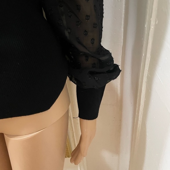 Carmen Marc Valvo Black Blouse with Sheer Sleeves - Picture 9 of 12